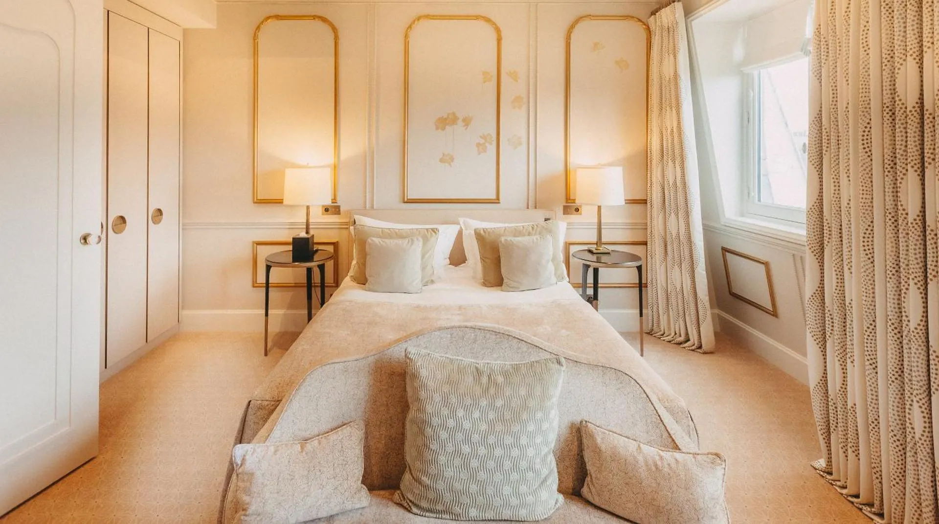 Hotel Le Narcisse Blanc Paris