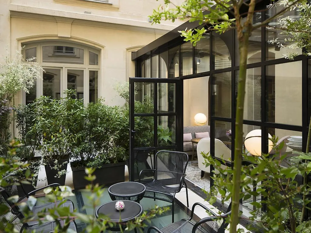 Hotel Le Narcisse Blanc Paris
