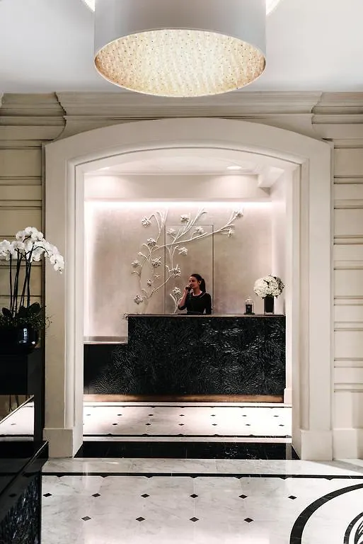 Hotel Le Narcisse Blanc Paris