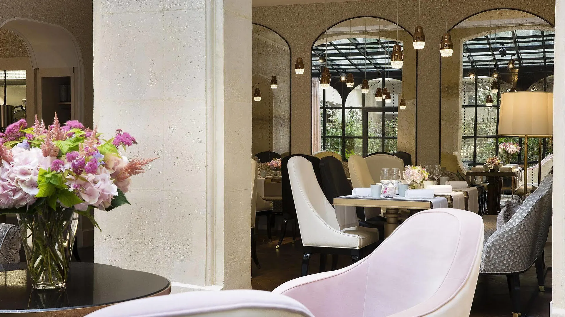 Le Narcisse Blanc Hotel