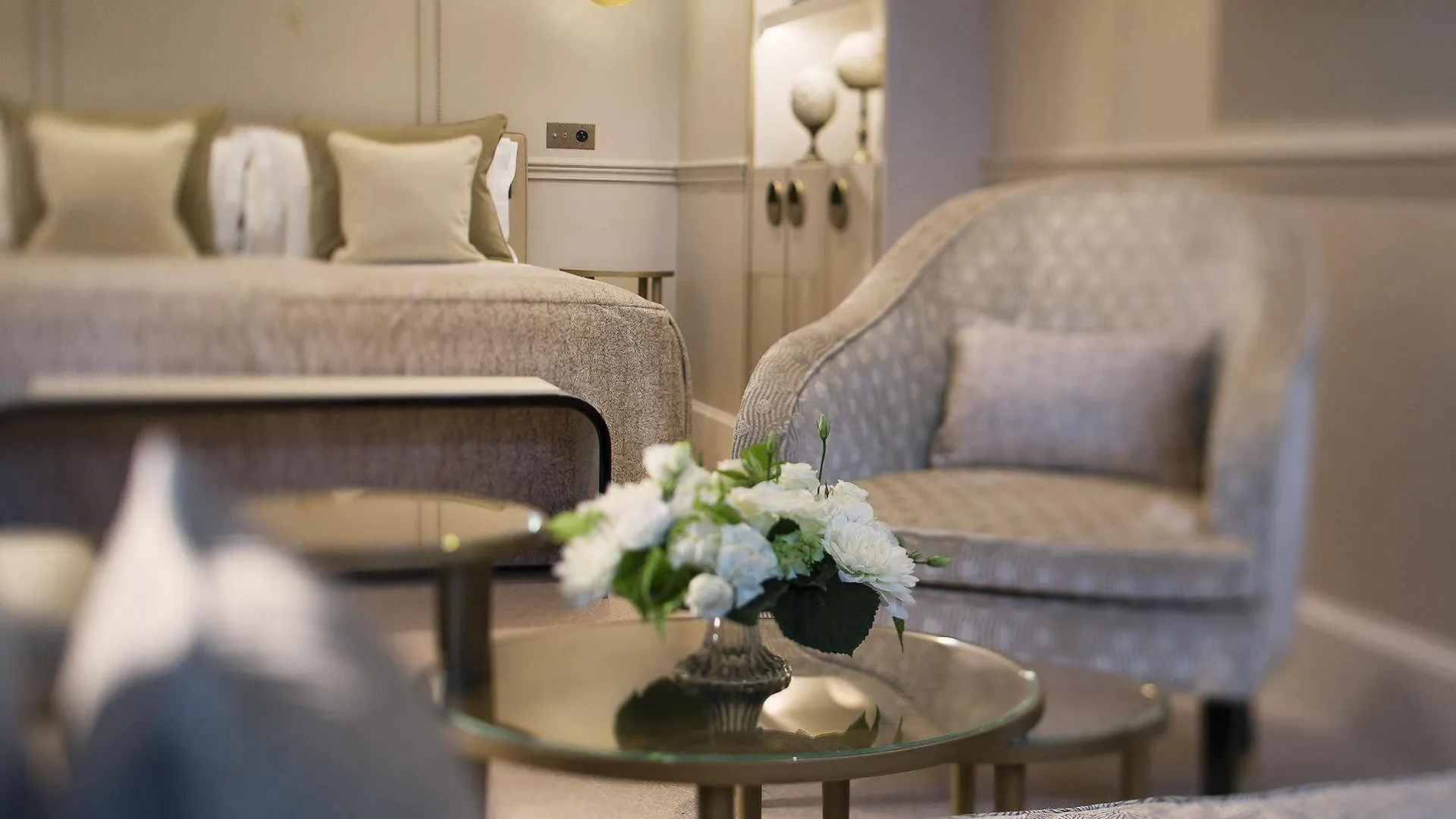 Le Narcisse Blanc Hotel