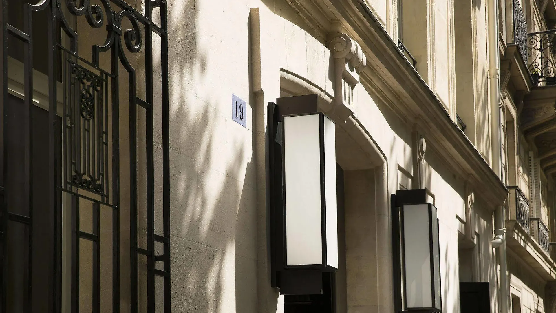 Le Narcisse Blanc Hotel