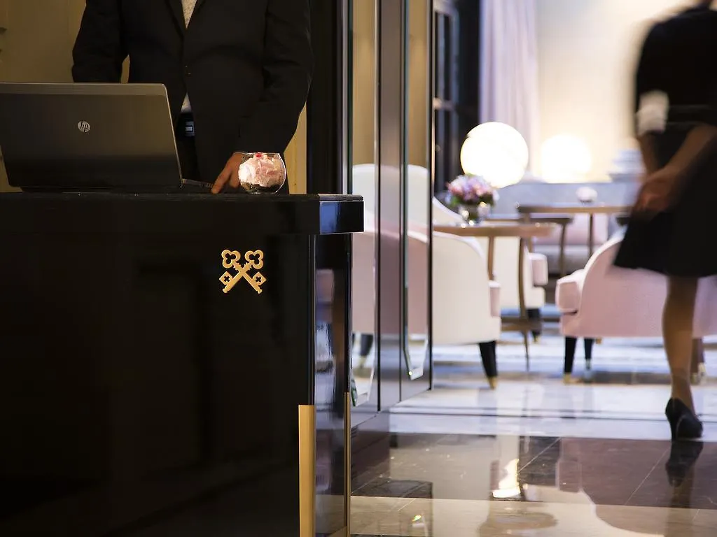 Le Narcisse Blanc Parigi